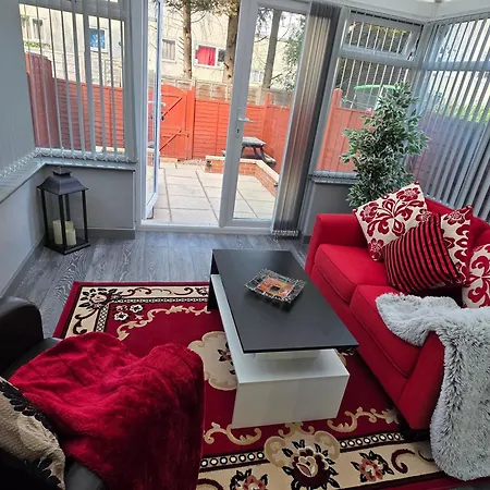 Stylish And Comfortable * Leeds (West Yorkshire)