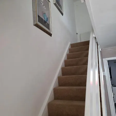 Stylish And Comfortable Apartment *