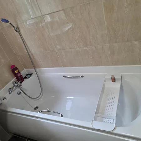 Stylish And Comfortable Leeds (West Yorkshire)