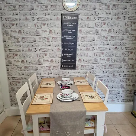 Apartment Stylish And Comfortable