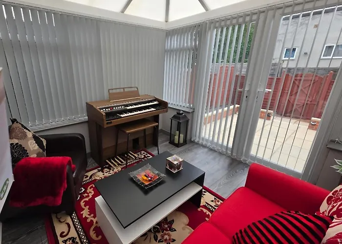 Stylish And Comfortable * Leeds (West Yorkshire)